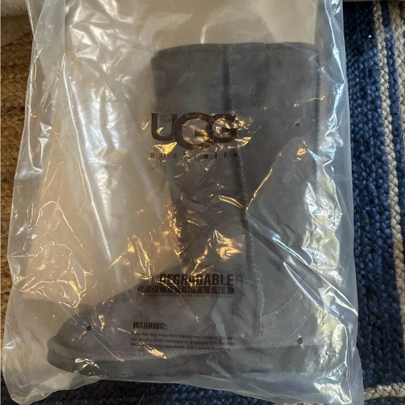 NEW Girls UGG tall chocolate brown shearling knee high boots in box 2 - Picture 12 of 12